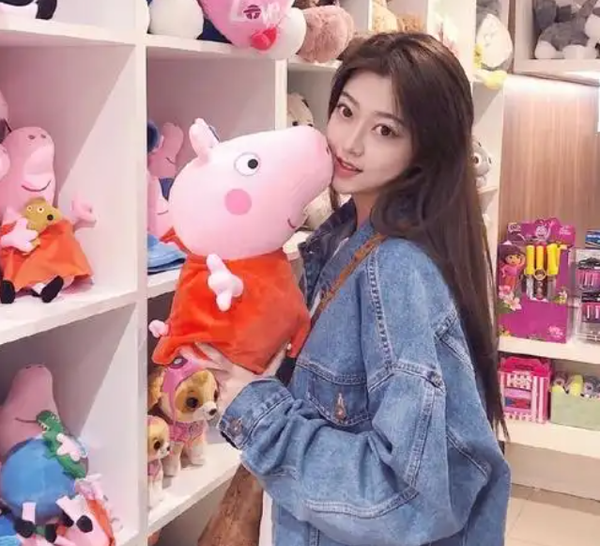 恋上声讯电话陪聊姐姐的迷人声音